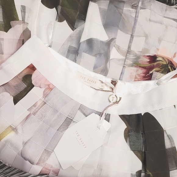 🍒NWT🍒 TED BAKER BURNOUT FLARED SKIRT - Picture 6 of 6